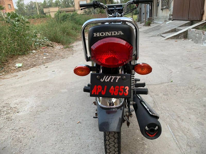 Honda CG 125 Special Edition 4