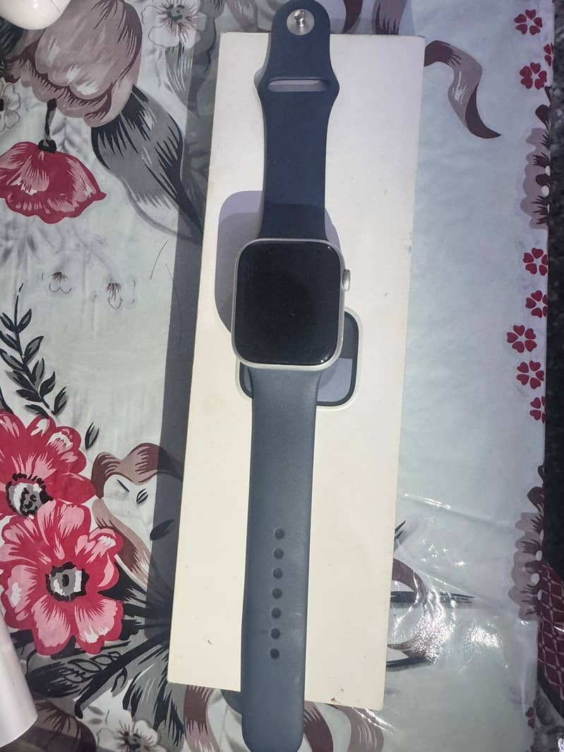 Apple 9 series smart watch 0