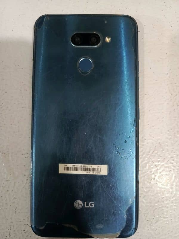 LG K50 1