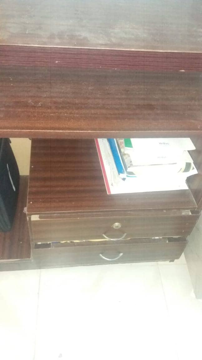 Table For office work and for computer in best condition 1