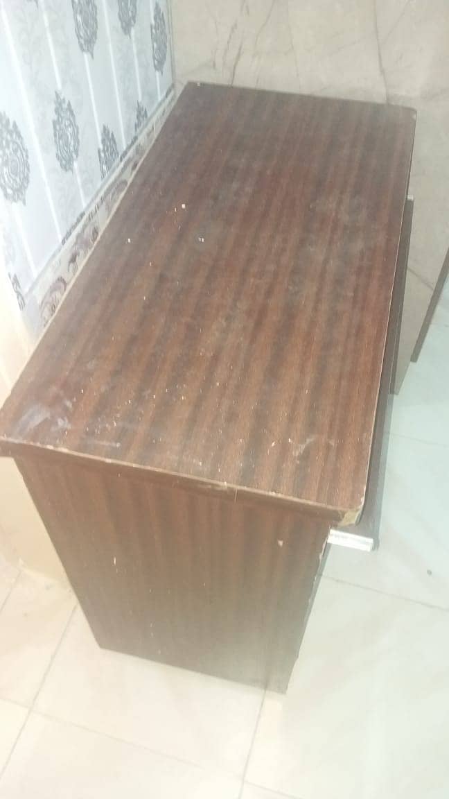 Table For office work and for computer in best condition 2