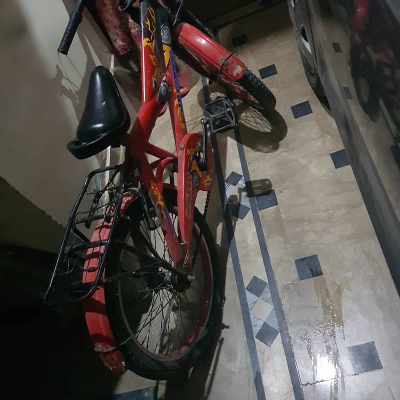 A bicycle with very good condition 3