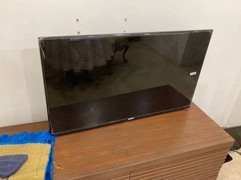 Samsung Malaysian Smart led tv 43" 1