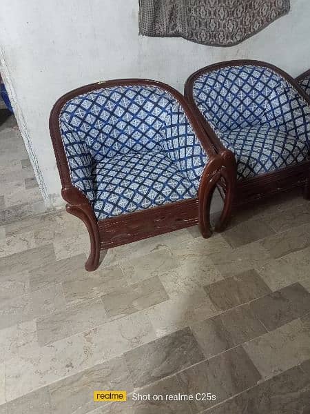 Sofa set 5 seater like new condition. 1