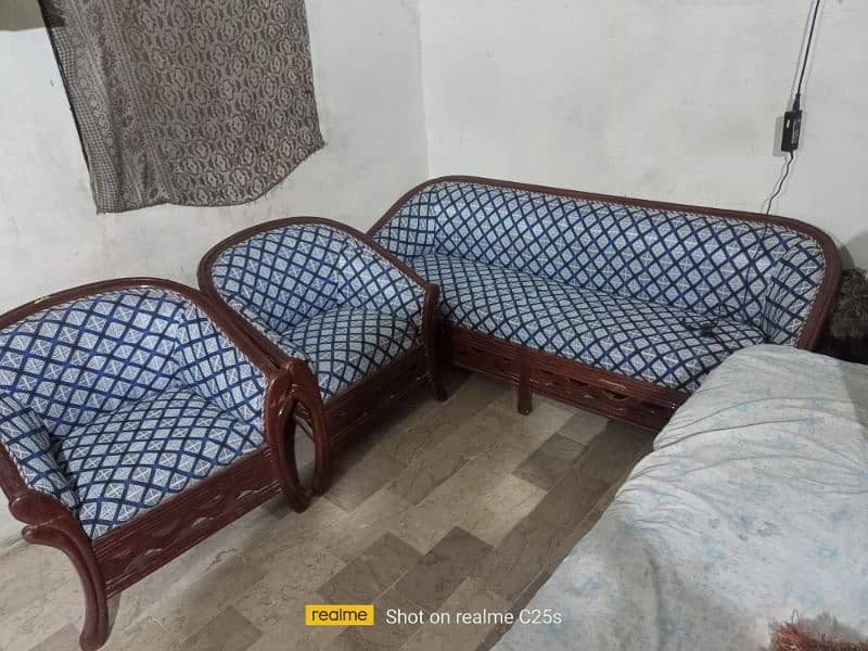 Sofa set 5 seater like new condition. 2