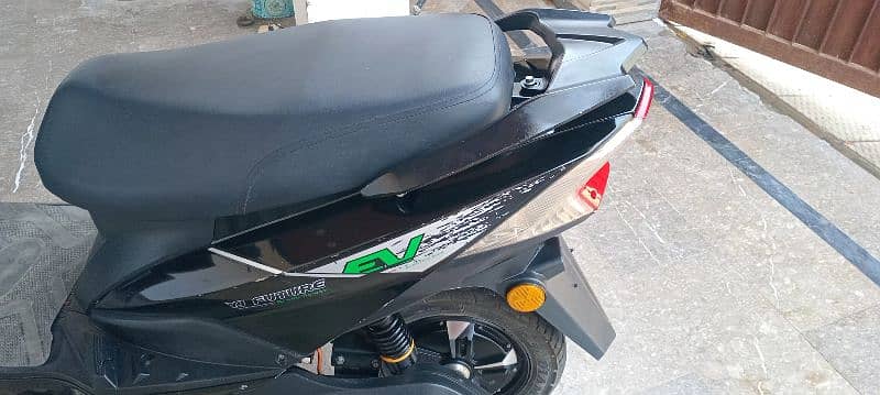 Electic Scooty in 120000 only 5