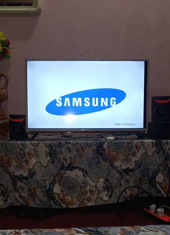 Samsung 32 Inch Led + Gaming AMD A-6 Pro Gaming CPU , 4