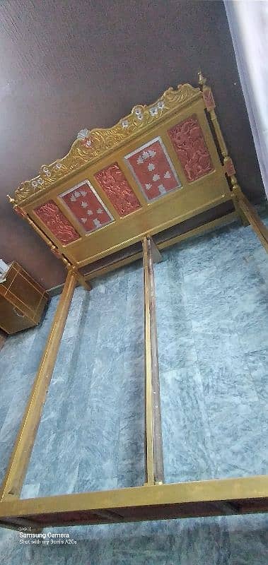 wood bed set in very good condition 2