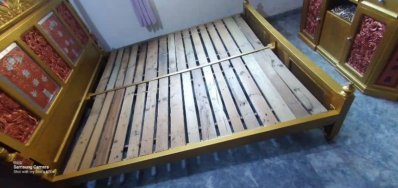 wood bed set in very good condition 9