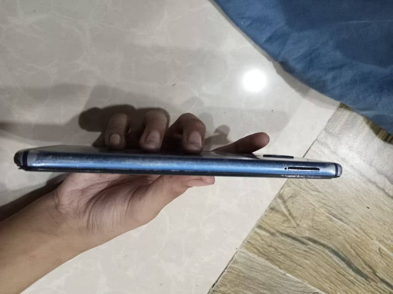 Huawei 4 64 used 1 2 black dot hai baki chal na mein sai hai bilkul ok 1