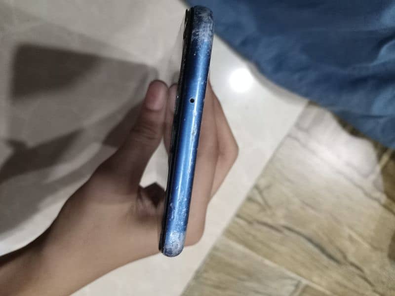 Huawei 4 64 used 1 2 black dot hai baki chal na mein sai hai bilkul ok 4