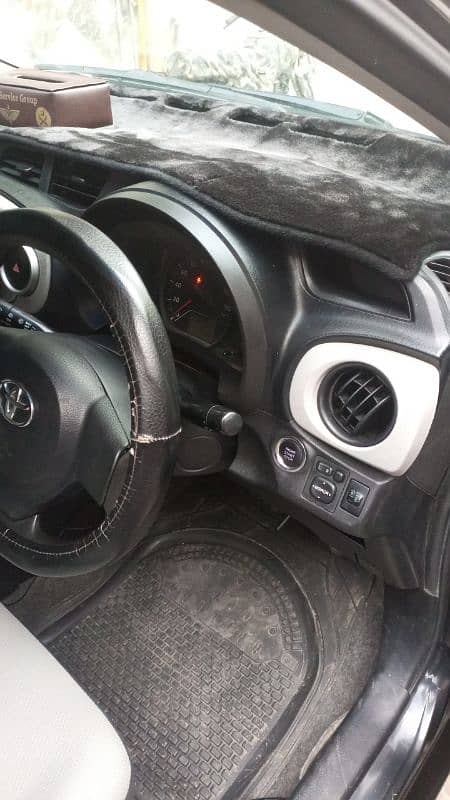 Toyota Vitz 2012 5