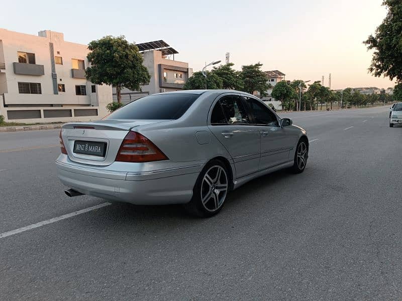 Mercedes C Class 2006 4