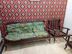 5 Seater Pure Sheesham Wood Sofa Set in Good Condition