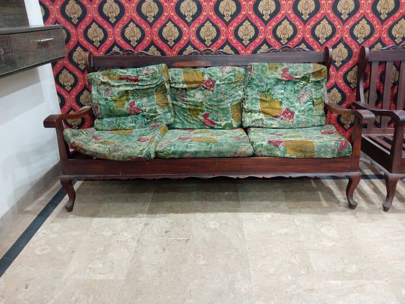 5 Seater Pure Sheesham Wood Sofa Set in Good Condition 1