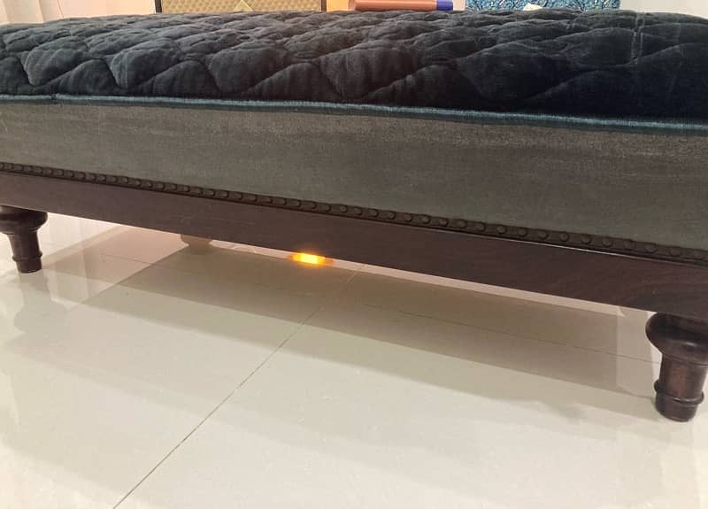 bed ottoman bench 0