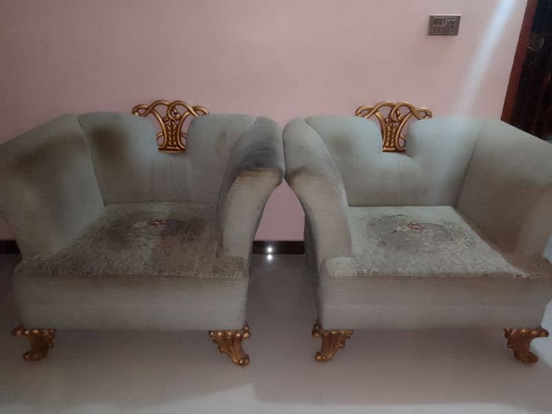 4 seater sofa 0