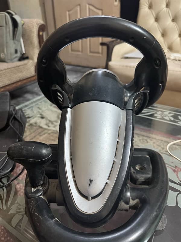 Steering wheel with pedals 3