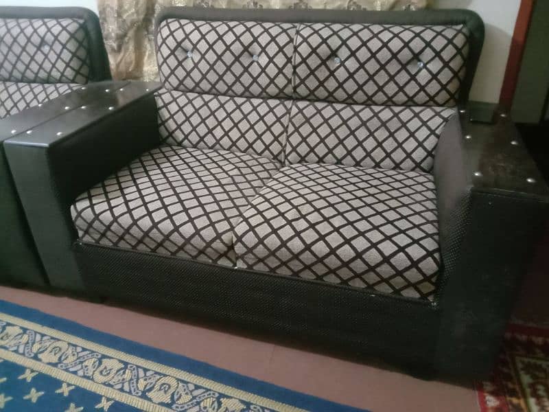 New condition of sofa set 4