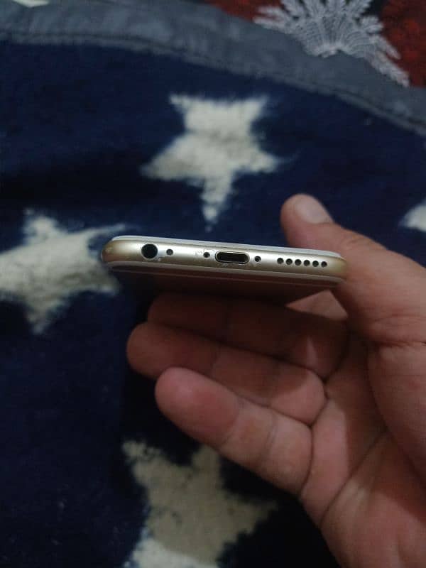 iphone 6s in excellent condition 0