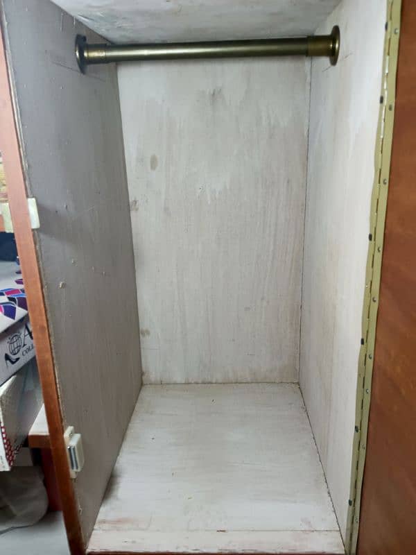 cupboard 3 ft 4