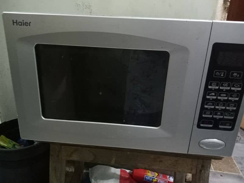 microwave not in working willing to sale 2