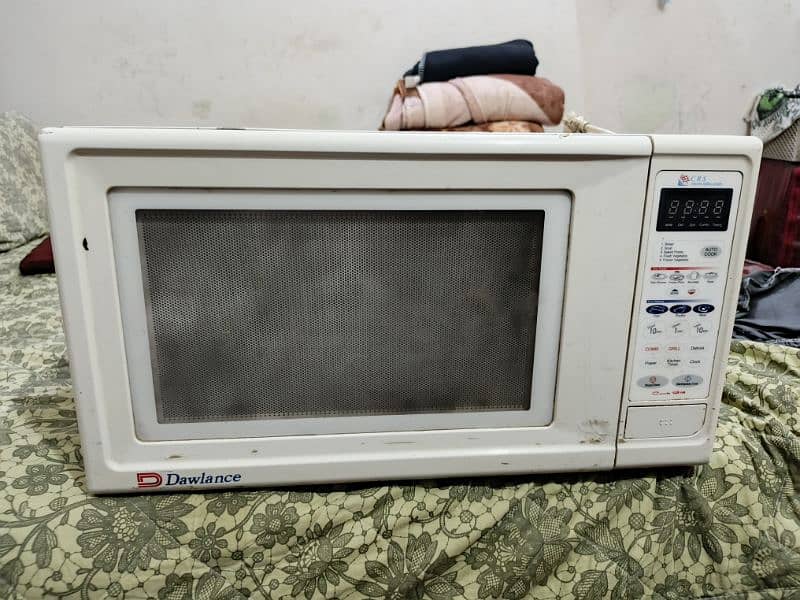 Dawlance Microwave in Working condition with Multiple Functions 0