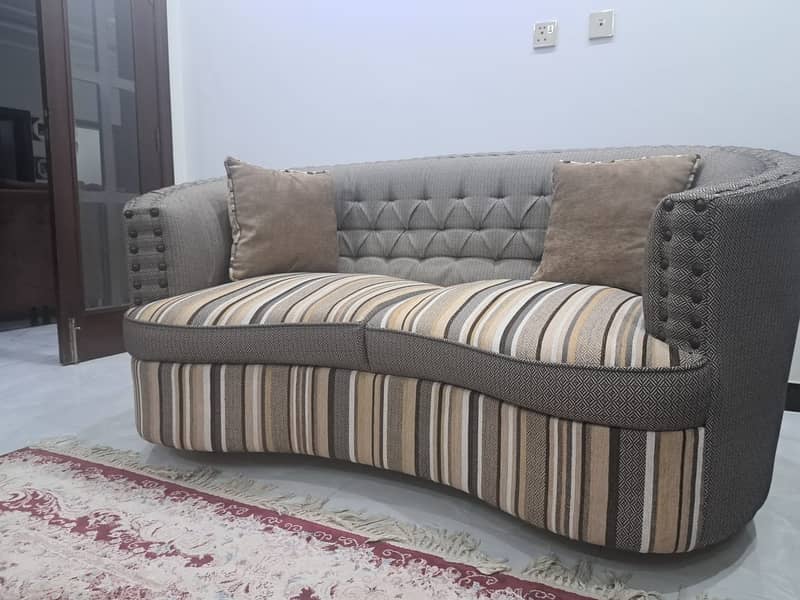 6 seater sofa set for sale in brand new condition. 1