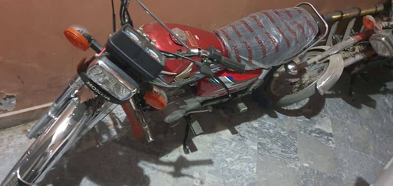 honda 125 2023 model ha full genuine ha only 200 km chali ha 1