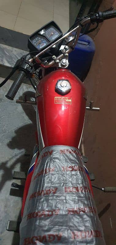 honda 125 2023 model ha full genuine ha only 200 km chali ha 2