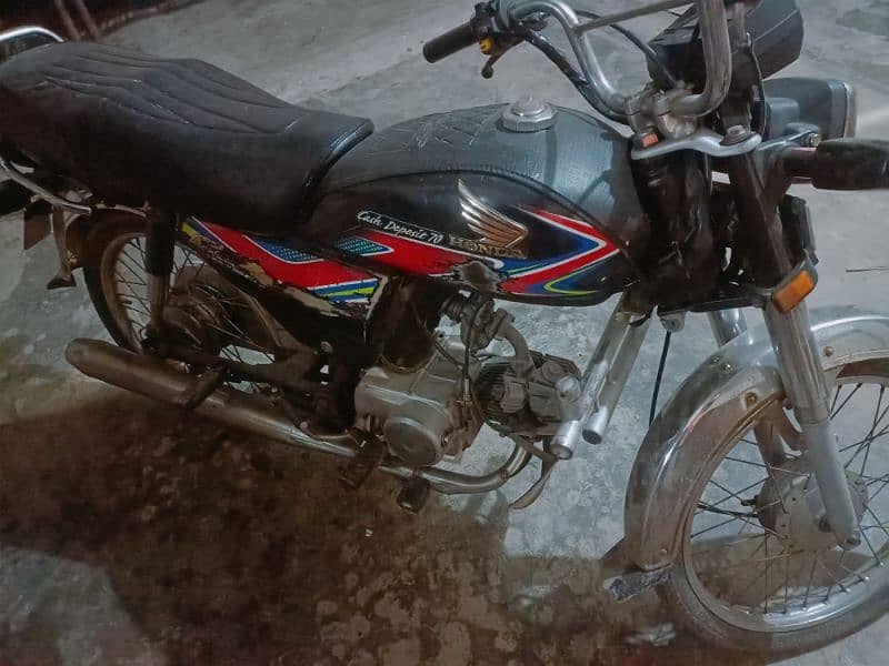 Honda CD70 black color for sell 2