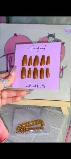 nails + breclate + earrings free shipping all over Pakistan