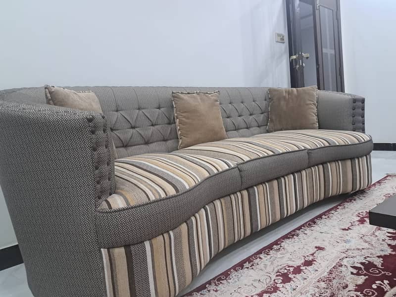 6 seater sofa set for sale in brand new condition. 2