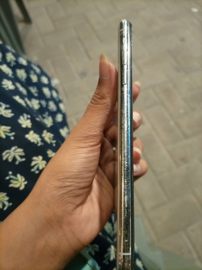 I phone xs max 256 gb lla variant silver 3