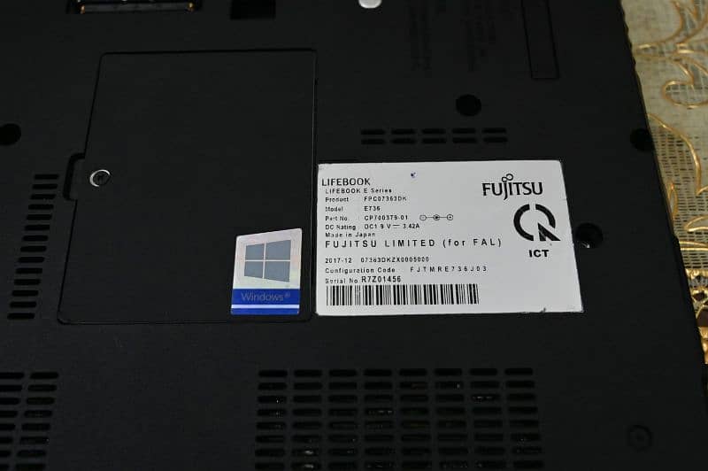 Fujitsu Model life book e series e736 6