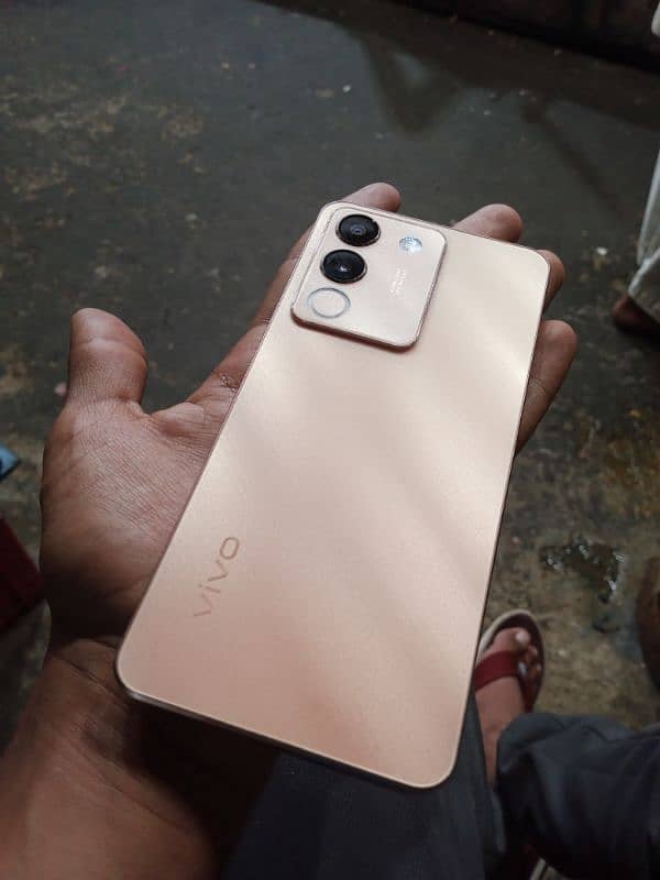 Vivo V 29e Condition 10 by 10 3