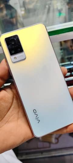 Vivo V21  White Color 8 128  In display finger Box Charger