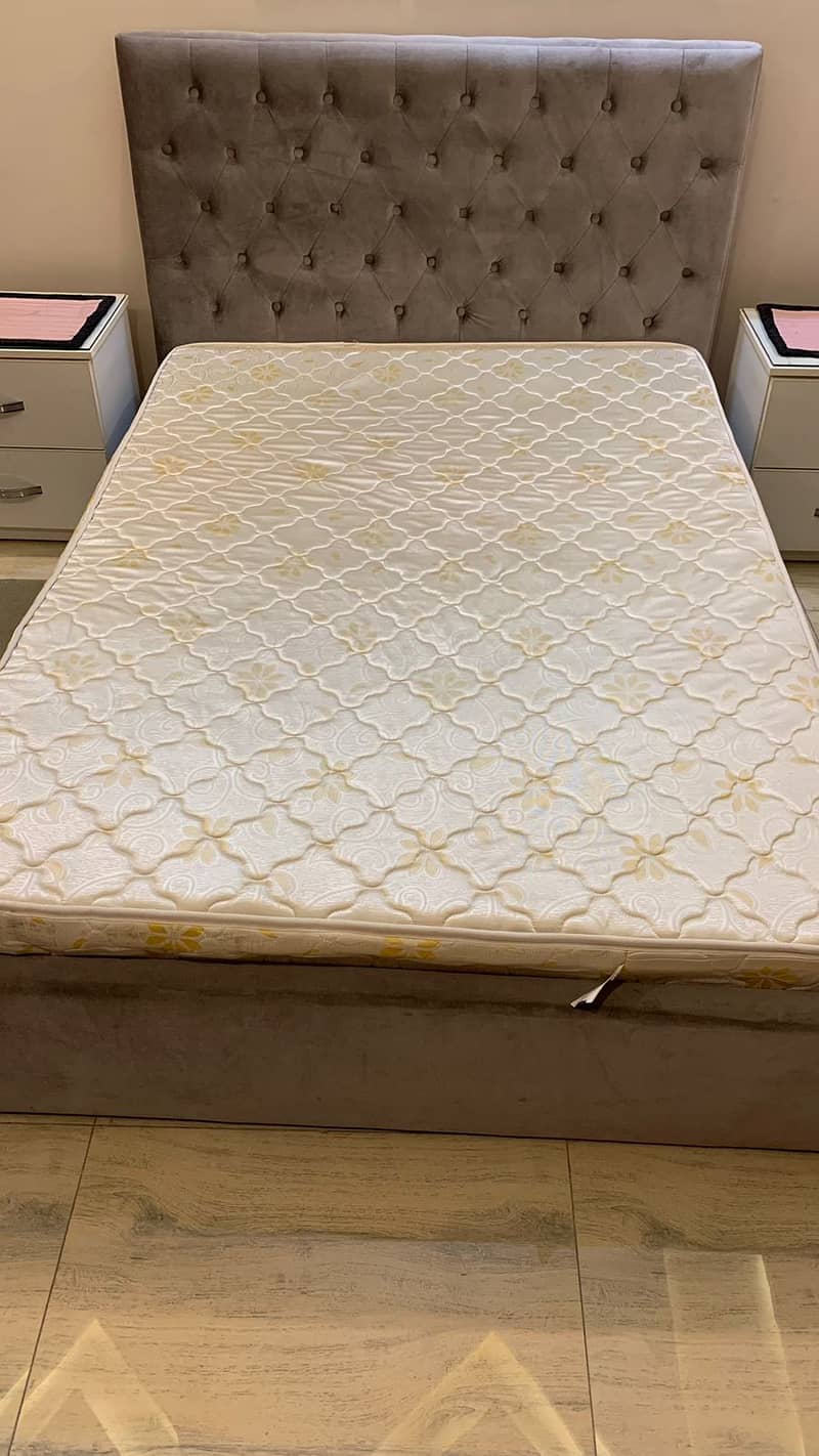 Imported queen sized bed excellent condition 2