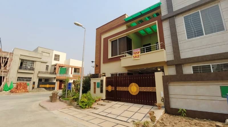 FURNISHED Gorgeous 5 Marla Corner House For sale In Block C, Bahria Orchard 1