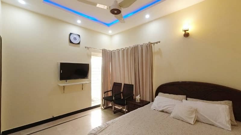 FURNISHED Gorgeous 5 Marla Corner House For sale In Block C, Bahria Orchard 33