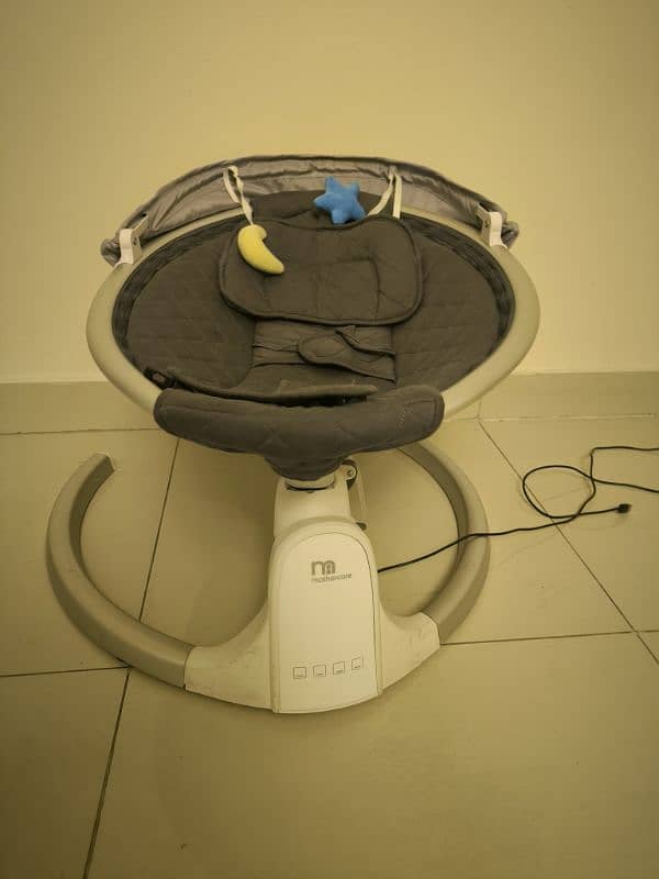 Mothercare 3 in 1 bassinet / Baby swing 1