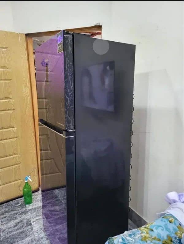 hire refrigerator it's FD inverter 3 month use 1