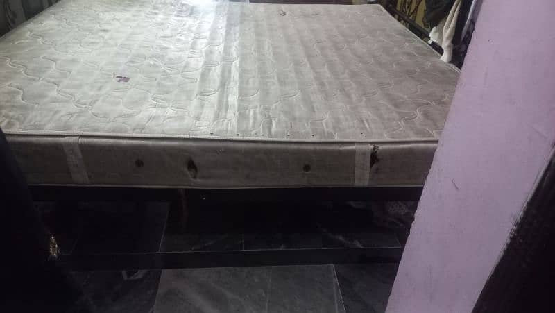 Iron king bed set with matress. 4