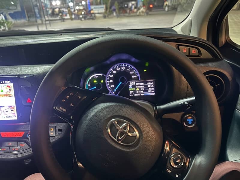 Toyota Vitz 2017 11