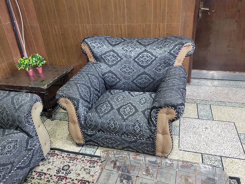 sofa set new condition 3