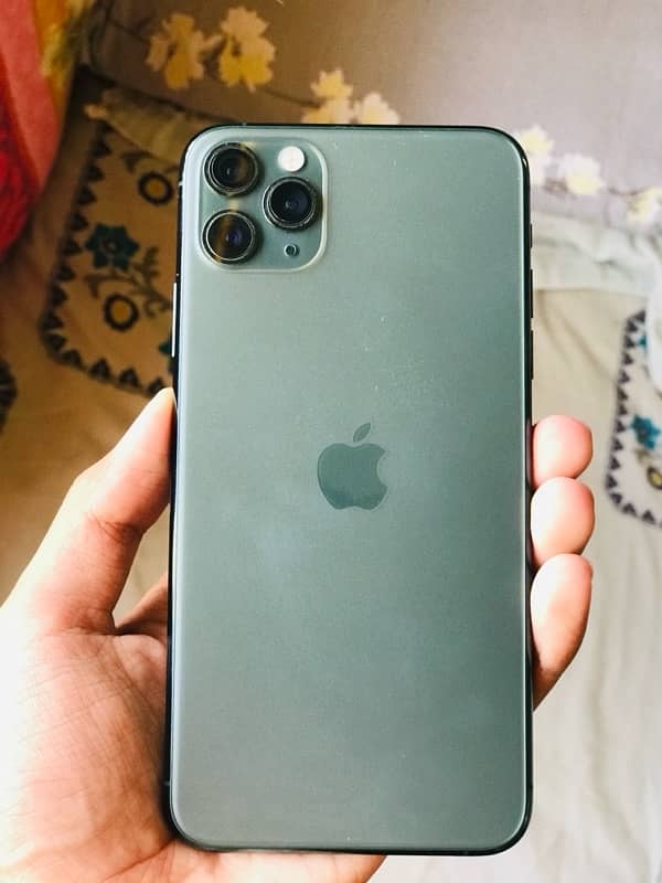 iPhone 11 Pro Max 10/10 condition 2