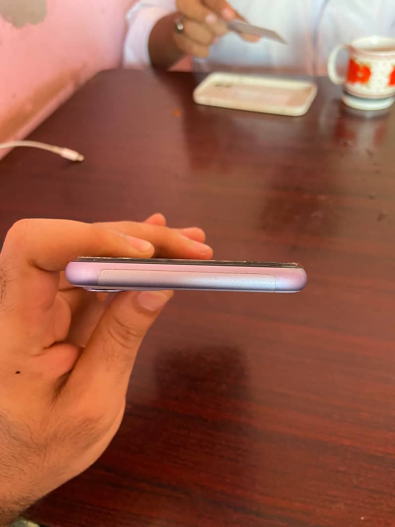 Iphone 11 64gb Non PTA 4