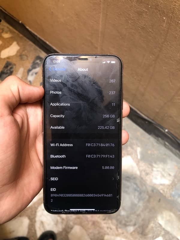 urgent for sale iPhone 11 Pro Max 3