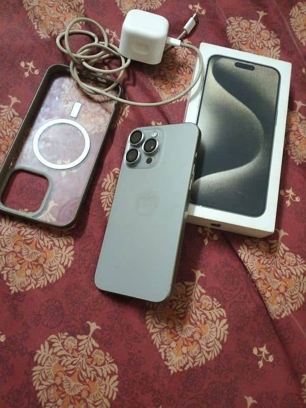 urgently iPhone 15 Pro Max for sale 7