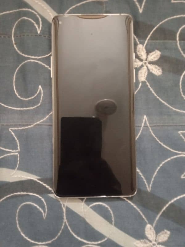 one plus 8 good condition 10 by 10 all ok 0